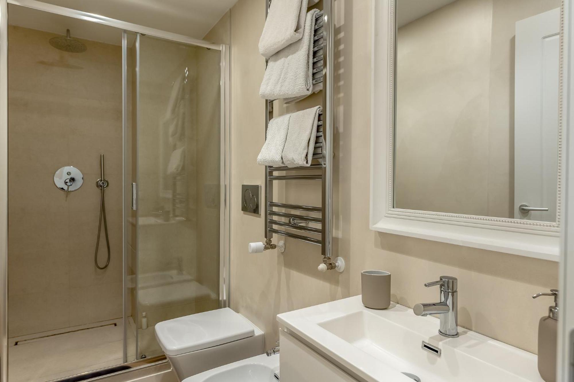 Porta Venezia New Luxury Apt - Wifi Full Equiped Milan Luaran gambar